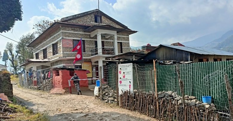 आफ्नै भवन नहुँदा साँगुरो भवनमा कोचिएर बस्न बाध्य सोलुखुम्बु सशस्त्र प्रहरी