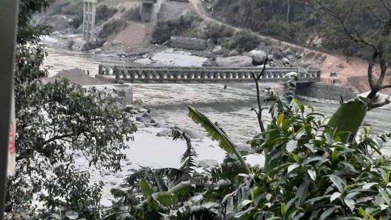 फोक्सिंटारमा बेलिब्रिज जडान, पक्की पुल निर्माण कछुवाको गतिमा