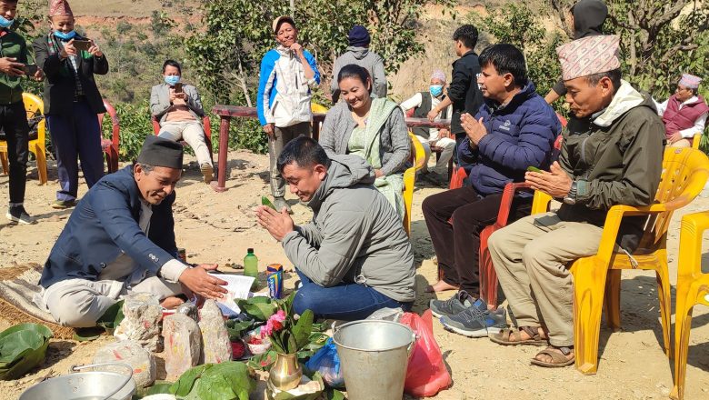 खोटाङ र ओखलढुंगा जोड्ने दुधकोशी नदिमा झोलुङ्गे पुलको शिलान्यास