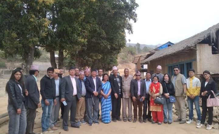 खोटाङका राजनीतिक दल निर्वाचन केन्द्रित, नेताहरु नागरिकका घरआँगनमा