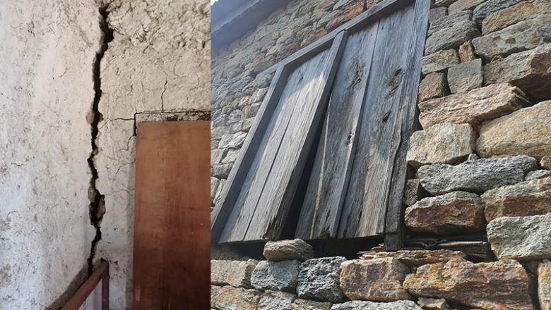 लगातारको वर्षाले बाहुनिडाँडाको वडा कार्यालय र स्वाथ्य चौकीको भवन चर्कियो