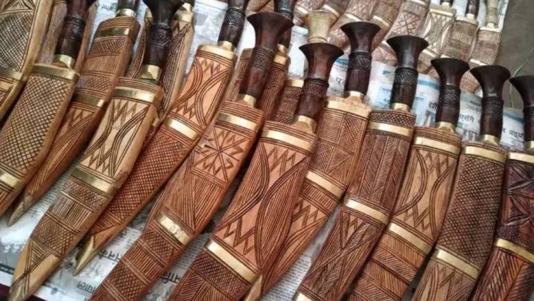 खोटाङमा व्यवसायीकरुपमा खुकुरी उत्पादन, अनलाइन डेलिभरी पनि हुने