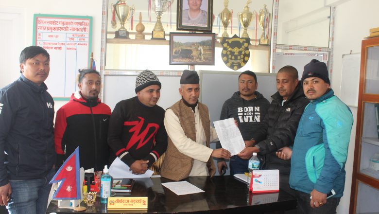 दिक्तेल–आहाले सडकको काम सुचारु नभए मेयर\उपमेयर थुन्ने स्थानीयको चेतावनी