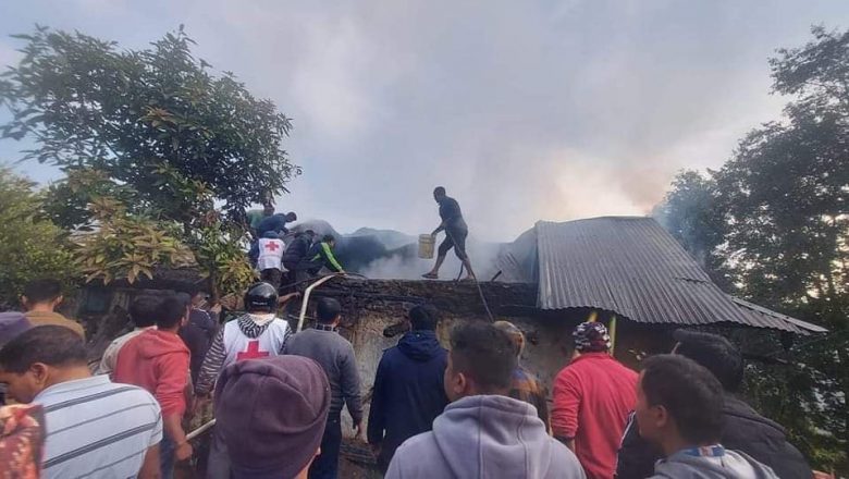 खोटाङ : आगलागीबाट बाम्राङका तीन घर जलेर नष्ट