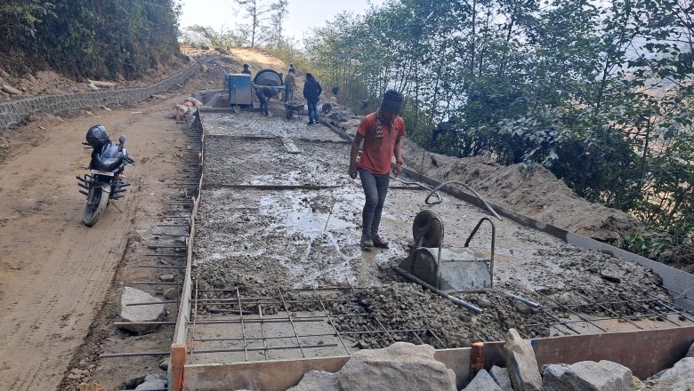 ठेक्का तोडिन लागेपछि ठेकेदारले सुरु गर्यो चखेवाभञ्ज्याङ–सेखुवा सडकको काम