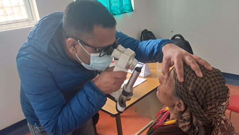 दिक्तेलमा १०३ वर्षका वृद्धसहित ६४ जनाको मोतिविन्दुको शल्यक्रिया
