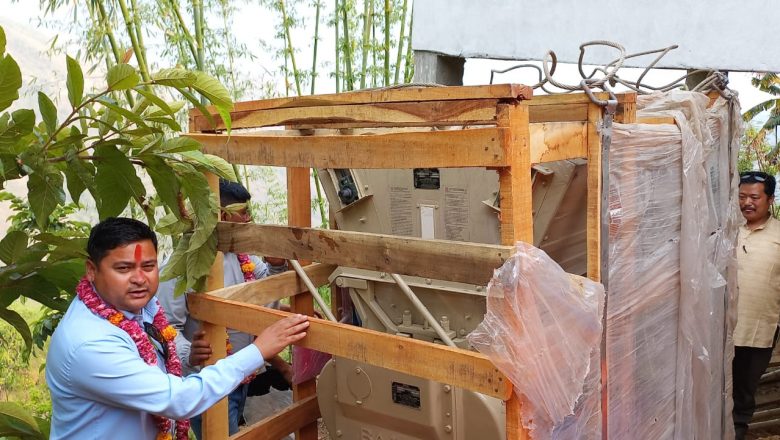 हलेसीका आमा समुहलाई कपास पेल्ने मेसिन, आमाहरु भन्छन् कपासका दाना छुट्याउने झन्झट हट्यो