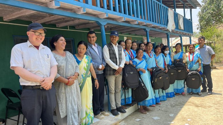 धितुङका स्वयंसेविकाहरुको निःशूल्क स्वास्थ्य बिमा, स्वास्थ्य चौकीलाई प्रोजेक्टर र ल्यापटप