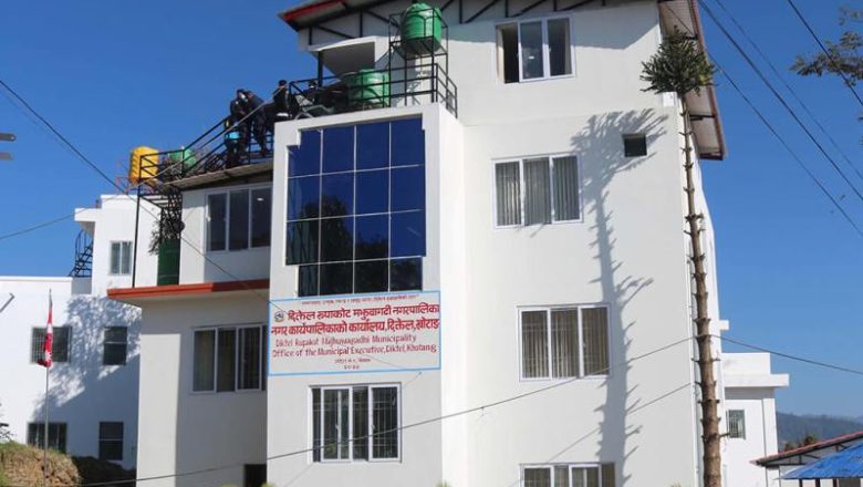 निःशूल्क अप्रेसनका लागि पाठेघरको समस्या भएका बिरामीलाई शनिबार बनेपा लगिने