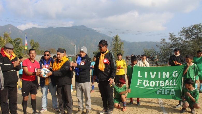 खोटाङमा डेढ लाख पुरस्कार राशिको फुटबल प्रतियोगिता सुरु
