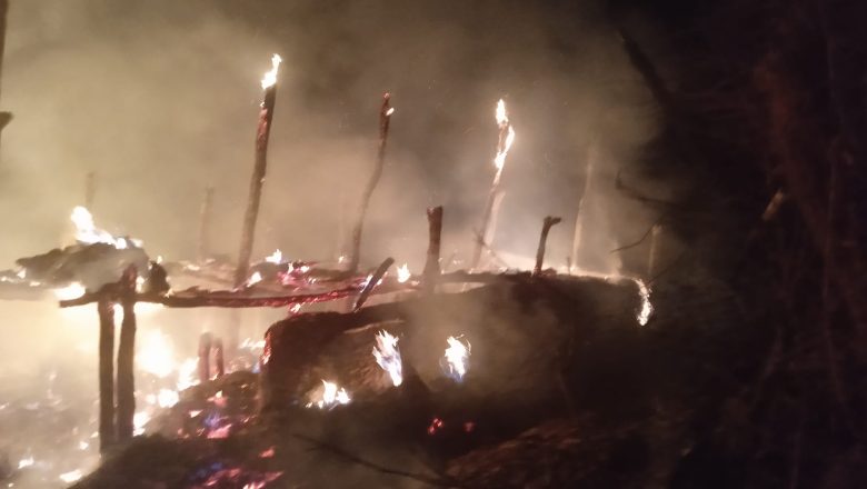 खोटाङमा आगलागीबाट घर गोठ जलेर नष्ट, ४५ वटा बाख्रा मरे