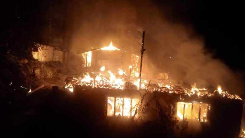 डढेलोले सल्लेका ६ घर र ६ वटा मतान खरानी, डढेलो अझै नियन्त्रण बाहिर