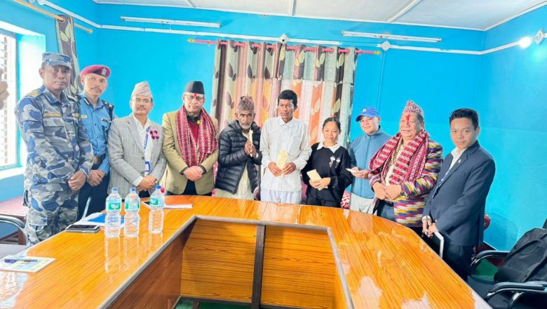 विपदबाट मृत्यु भएका खोटाङका चार जनाको परिवारलाई कोशी प्रदेशको १/१ लाख राहत