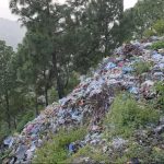 बजारको फोहोर अव्यवस्थित फाल्दा खानेपानीको मुहानमा असर